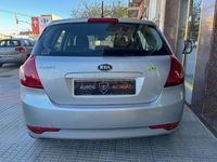 Usado Kia Ceed Plus 90 CV (66 kW) 2012 Gris / plata Utilitario