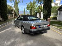 Usado Mercedes E300 220 CV (161 kW) 1992 Gris / plata Descapotable