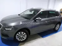 Usado Skoda Kamiq Style 110 CV (80 kW) 2022 Gris / plata SUV