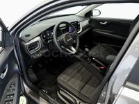 Usado Kia Stonic 101 CV (74 kW) 2025 Gris / plata SUV