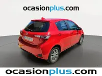 Usado Toyota Yaris Active 111 CV (81 kW) 2019 Rojo Berlina