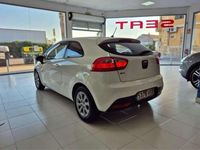 Usado Kia Rio 86 CV (63 kW) 2013 Blanco Utilitario