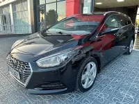Usado Hyundai i40 136 CV (100 kW) 2019 Negro Familiar