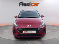 Usado Hyundai i10 67 CV (49 kW) 2024 Rojo Utilitario