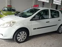 Usado Renault Clio II Business 75 CV (55 kW) 2011 Blanco Berlina