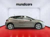 Usado Opel Astra Dynamic 125 CV (91 kW) 2018 Gris / plata Berlina