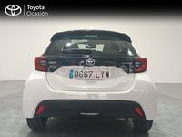 Usado Toyota Yaris Hybrid Active 116 CV (85 kW) 2022 Blanco Berlina
