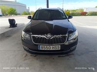 Usado Skoda Superb Elegance 140 CV (102 kW) 2013 Negro Familiar