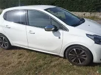 Usado Peugeot 208 110 CV (80 kW) 2018 Blanco Utilitario