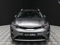 Usado Kia Stonic 100 CV (73 kW) 2025 Gris / plata SUV