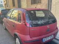 Usado Opel Corsa Essentia 70 CV (51 kW) 2004 Rojo Utilitario