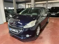 Usado Peugeot 208 Allure 92 CV (67 kW) 2014 Azul Utilitario
