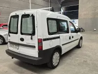 Usado Opel Combo Cosmo 100 CV (73 kW) 2010 Blanco Monovolumen