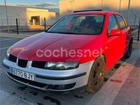 Usado Seat Leon 110 CV (80 kW) 2001 Rojo Utilitario