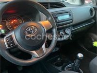 Usado Toyota Yaris City 69 CV (50 kW) 2015 Blanco Berlina