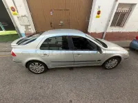 Usado Renault Laguna II Expression 110 CV (80 kW) 2002 Gris / plata Berlina