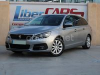 Usado Peugeot 308 Style 100 CV (73 kW) 2020 Gris / plata Familiar