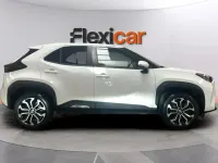 Usado Toyota Yaris Connect Style 116 CV (85 kW) 2022 Blanco Utilitario