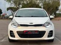 Usado Kia Rio 84 CV (61 kW) 2017 Blanco Berlina