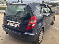 Usado Mercedes A160 Elegance 82 CV (60 kW) 2005 Azul Monovolumen