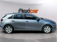 Usado Kia Ceed 136 CV (100 kW) 2023 Gris Utilitario