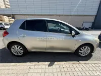 Usado Toyota Auris Luna 90 CV (66 kW) 2007 Gris / plata Utilitario