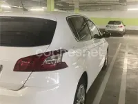 Usado Peugeot 308 Style 120 CV (88 kW) 2015 Blanco Berlina