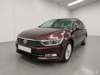 Usado VW Passat Advance 120 CV (88 kW) 2017 Rojo Familiar