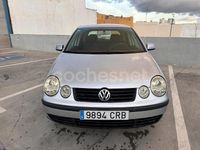 Usado VW Polo Highline 75 CV (55 kW) 2004 Gris / plata Berlina