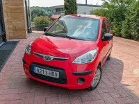 Usado Hyundai i10 Comfort 86 CV (63 kW) 2011 Rojo Utilitario