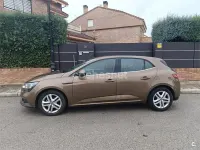 Usado Renault Mégane Intens 110 CV (80 kW) 2016 Marrón Berlina