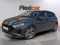 Usado Hyundai i20 101 CV (74 kW) 2025 Gris Utilitario
