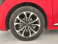 Usado Renault Clio Techno 101 CV (74 kW) 2025 Rojo Utilitario