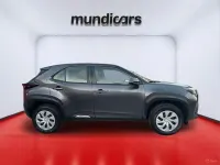 Usado Toyota Yaris Cross Business Edition 116 CV (85 kW) 2023 Gris / plata SUV
