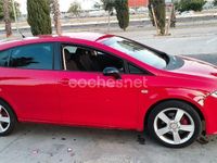 Usado Seat Leon Sport 140 CV (102 kW) 2005 Rojo Berlina