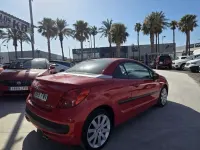 Usado Peugeot 207 CC Sport 109 CV (80 kW) 2007 Rojo Descapotable