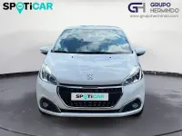 Usado Peugeot 208 Signature Sky 100 CV (73 kW) 2019 Blanco Utilitario