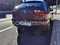 Usado Seat Leon Sport 110 CV (80 kW) 2004 Granate Utilitario