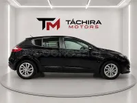 Usado Renault Mégane III LIMITED 115 CV (84 kW) 2014 Negro Berlina