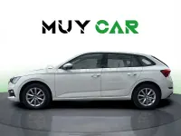 Usado Skoda Scala Active 95 CV (69 kW) 2022 Blanco Utilitario