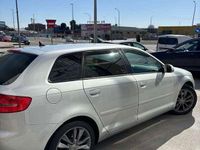 Usado Audi A3 Sportback Ambition 140 CV (102 kW) 2011 Gris Utilitario
