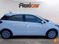 Usado Hyundai i20 84 CV (61 kW) 2017 Blanco Berlina