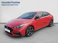 Usado Hyundai i30 N Line 120 CV (88 kW) 2022 Rojo Berlina