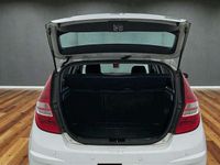 Usado Hyundai i30 Comfort 90 CV (66 kW) 2010 Blanco Utilitario