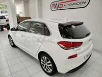 Usado Hyundai i30 Style 140 CV (102 kW) 2018 Blanco Berlina