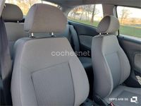 Usado Seat Ibiza Stella 100 CV (73 kW) 2003 Azul Utilitario
