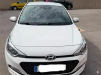 Usado Hyundai i20 84 CV (61 kW) 2018 Blanco Berlina