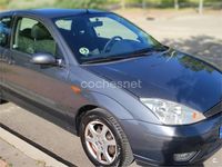 Usado Ford Focus Trend 100 CV (73 kW) 2003 Gris / plata Berlina