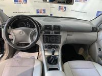 Usado Mercedes C220 Classic 143 CV (105 kW) 2004 Negro Familiar