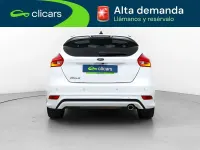 Usado Ford Focus ST-Line 182 CV (133 kW) 2017 Blanco Utilitario